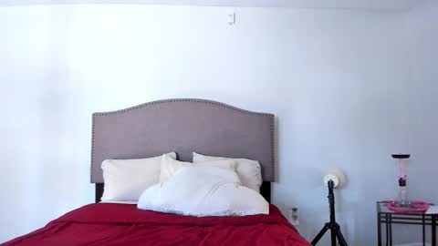 Yaya online show from October 13, 2025, 8:09 pm