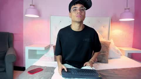 Samfrrost online show from June 4, 2026, 12:22 pm