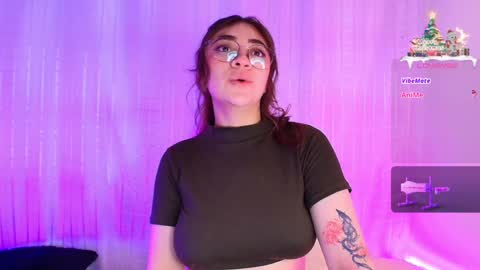 Snapshot of samii_evans chatting on December 31, 2024, 5:40 pm samii evans  online show from December 31, 2024, 5:40 pm