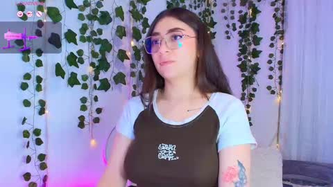 Snapshot of samii_evans chatting on October 9, 2025, 4:21 am samii evans  online show from October 9, 2025, 4:21 am