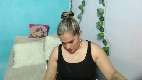 Snapshot of samira_lennox chatting on December 3, 2024, 2:03 am SAMIRA online show from December 3, 2024, 2:03 am