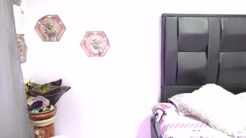 Snapshot of samira_lennox chatting on October 6, 2025, 10:40 pm SAMIRA online show from October 6, 2025, 10:40 pm