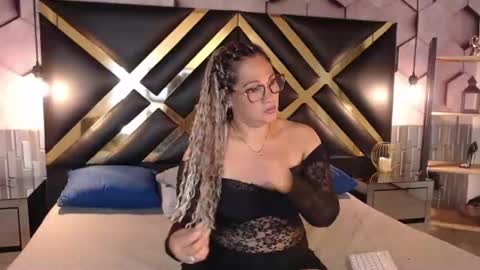 Snapshot of samira_lennox chatting on June 17, 2026, 7:26 pm SAMIRA online show from June 17, 2026, 7:26 pm