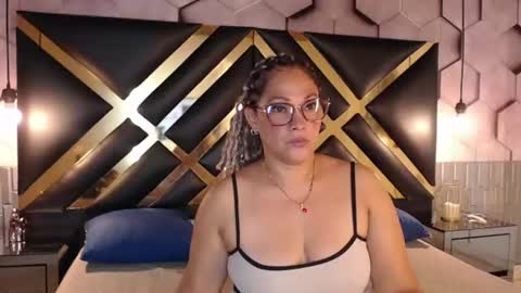 Snapshot of samira_lennox chatting on June 19, 2026, 9:40 pm SAMIRA online show from June 19, 2026, 9:40 pm