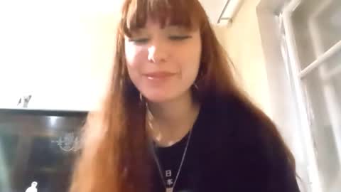 Snapshot of samiravilmont chatting on October 6, 2025, 4:26 pm Mira online show from October 6, 2025, 4:26 pm