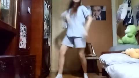 Snapshot of samiravilmont chatting on October 26, 2025, 3:40 pm Mira online show from October 26, 2025, 3:40 pm