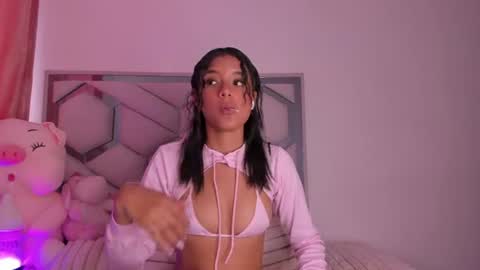 samirose_ online show from June 19, 2026, 10:13 pm