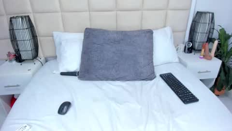 Snapshot of sammy_uwu1 chatting on September 26, 2025, 4:16 am Nice to meet you guys my name is Lina. online show from September 26, 2025, 4:16 am