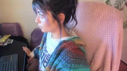   online show from October 8, 2025, 2:42 am