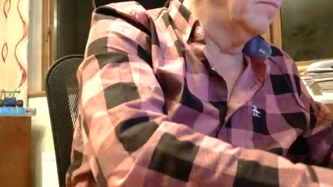 Snapshot of samsenior70 chatting on October 16, 2025, 10:44 pm Sam online show from October 16, 2025, 10:44 pm
