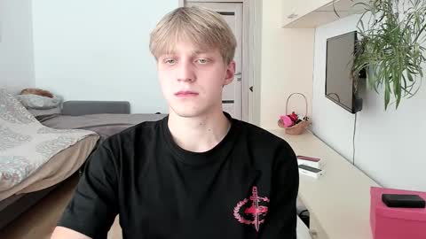 Snapshot of samuel_clark chatting on October 8, 2025, 8:45 am Sam online show from October 8, 2025, 8:45 am