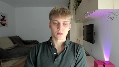 Snapshot of samuel_clark chatting on November 5, 2025, 7:52 am Sam online show from November 5, 2025, 7:52 am