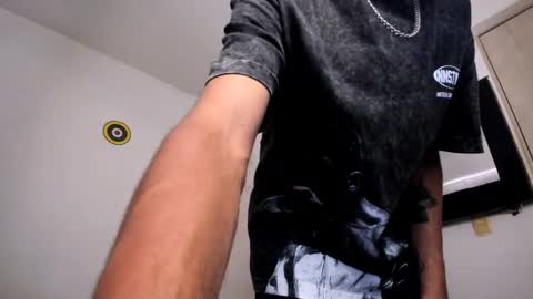 Snapshot of samuel_suarez chatting on March 14, 2026, 10:15 pm online show from March 14, 2026, 10:15 pm