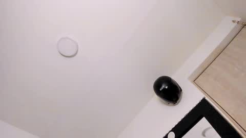 Snapshot of samuel_suarez chatting on March 15, 2026, 10:21 am online show from March 15, 2026, 10:21 am