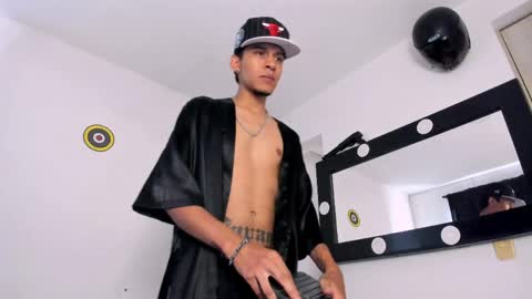 Snapshot of samuel_suarez chatting on April 4, 2026, 8:39 pm online show from April 4, 2026, 8:39 pm