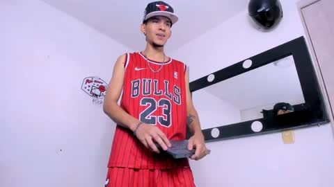 Snapshot of samuel_suarez chatting on May 3, 2026, 3:45 am online show from May 3, 2026, 3:45 am