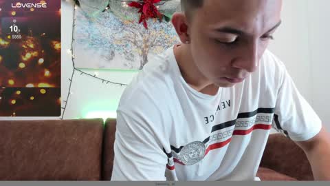 Snapshot of samuel_up chatting on December 26, 2024, 8:00 pm Samuel online show from December 26, 2024, 8:00 pm