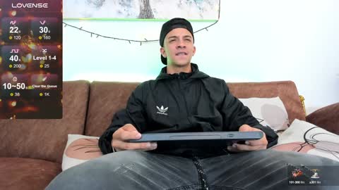Snapshot of samuel_up chatting on December 29, 2024, 12:55 pm Samuel online show from December 29, 2024, 12:55 pm