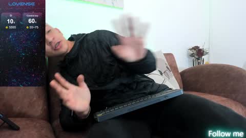 Snapshot of samuel_up chatting on January 24, 2025, 4:05 am Samuel online show from January 24, 2025, 4:05 am