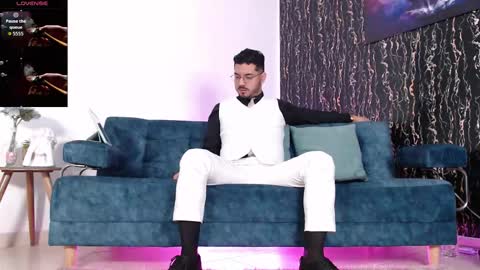  Samuel Coopper  online show from November 19, 2025, 6:52 pm