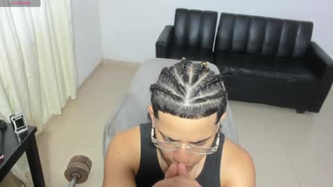 Snapshot of samxx_muscle chatting on May 24, 2026, 1:16 pm samxx_muscle online show from May 24, 2026, 1:16 pm
