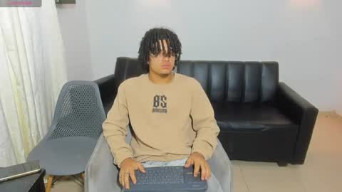 samxx_muscle online show from June 23, 2026, 12:14 pm