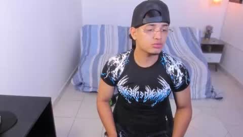 samxx_muscle online show from July 8, 2026, 12:53 pm