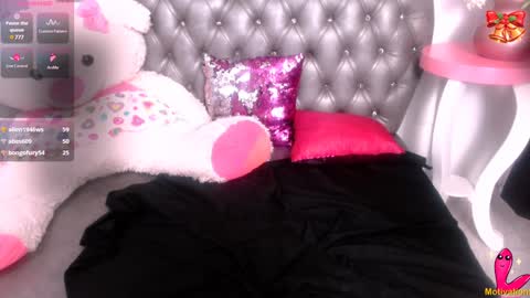 Snapshot of samy__milf chatting on December 27, 2024, 1:11 am Sammy online show from December 27, 2024, 1:11 am
