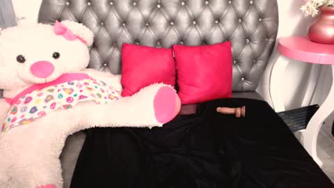 Snapshot of samy__milf chatting on January 18, 2025, 1:52 am Sammy online show from January 18, 2025, 1:52 am