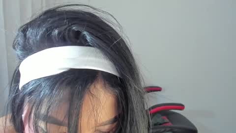 Snapshot of samy_jonnes_ chatting on January 10, 2025, 12:17 am Hello I am absent due to a family calamity I will return soon-hola estoy ausente por un problema familiar volvere pronto. online show from January 10, 2025, 12:17 am