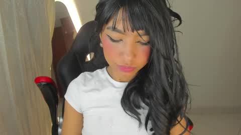 Snapshot of samy_jonnes_ chatting on February 23, 2025, 5:12 am Hello I am absent due to a family calamity I will return soon-hola estoy ausente por un problema familiar volvere pronto. online show from February 23, 2025, 5:12 am