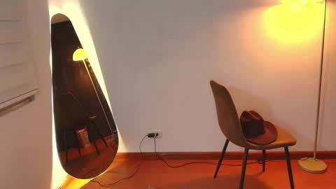 Snapshot of samy_jonnes_ chatting on November 6, 2025, 11:37 pm Hello I am absent due to a family calamity I will return soon-hola estoy ausente por un problema familiar volvere pronto. online show from November 6, 2025, 11:37 pm