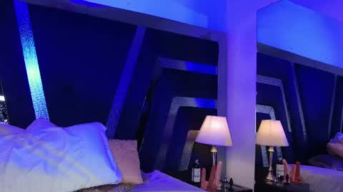 Snapshot of samy_ross_ chatting on June 20, 2026, 4:15 am Find me at when im offline here. online show from June 20, 2026, 4:15 am