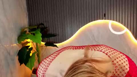 Samy  online show from November 28, 2025, 8:22 pm