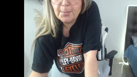 samy_vsn online show from October 16, 2025, 6:09 pm