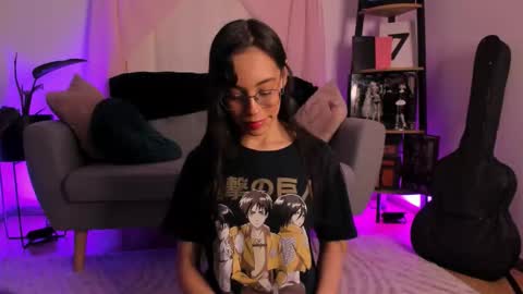 Snapshot of samyonichan chatting on November 5, 2025, 4:40 pm Special show on 17 december and 23 UwU online show from November 5, 2025, 4:40 pm