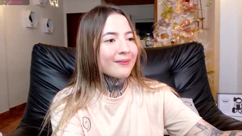 Snapshot of samyortiz_ chatting on December 28, 2024, 2:43 am Samy and Juan online show from December 28, 2024, 2:43 am