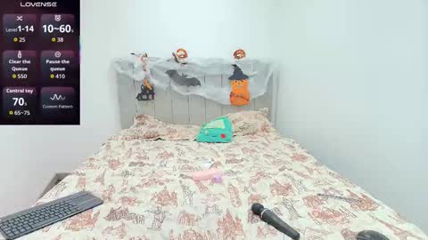 samyq8 online show from October 24, 2025, 11:34 pm