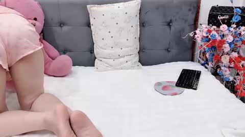 sanami_sian_ online show from June 21, 2026, 1:24 pm