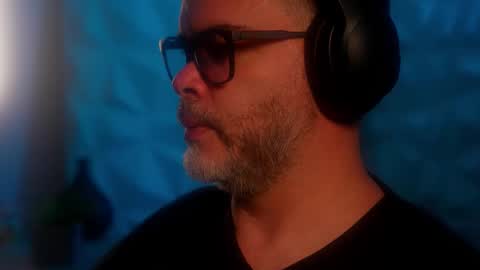 Sanders online show from October 7, 2025, 6:10 am