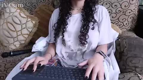 sandi online show from April 11, 2026, 2:43 pm