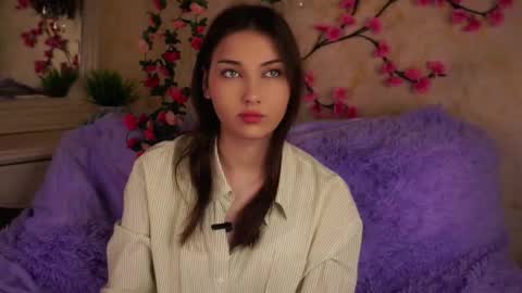 Isabel but you can call me Bella online show from November 10, 2025, 2:21 am