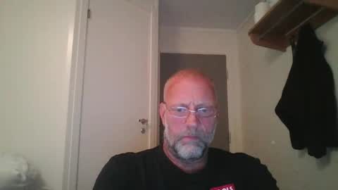sandnesrune523 online show from September 22, 2025, 5:26 pm