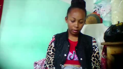 sandra1253099 online show from December 4, 2025, 8:45 am