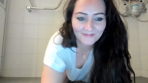 dont forghet to thumbs up if you like my show online show from December 5, 2024, 1:03 am