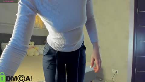 Sandra online show from May 13, 2026, 1:47 am