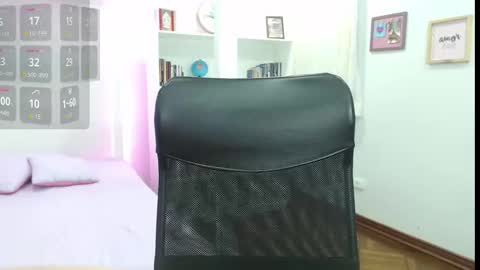 sandra_crowley online show from September 9, 2025, 11:43 am