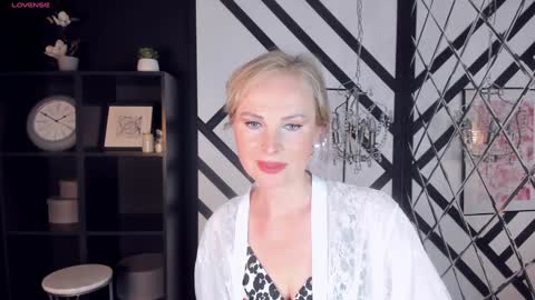 Sandra online show from February 8, 2025, 11:55 am