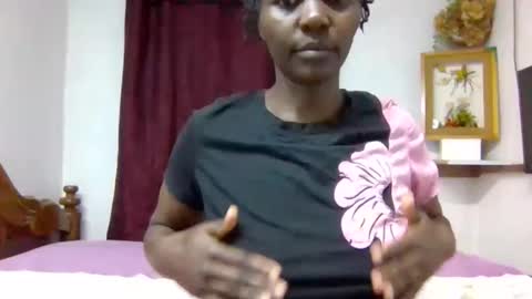 Snapshot of sandra_milly chatting on April 14, 2026, 6:47 pm sandra online show from April 14, 2026, 6:47 pm
