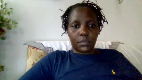 Snapshot of sandra_milly chatting on June 26, 2026, 5:23 am sandra online show from June 26, 2026, 5:23 am